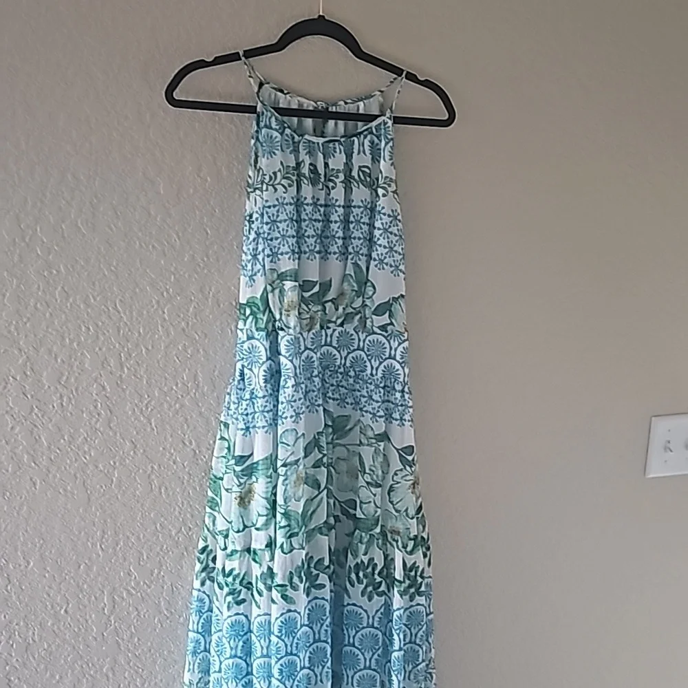 Eliza J floral halter style dress with keyhole button back closure - Picture 2 of 8